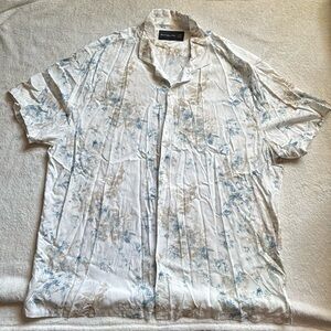 Abercrombie & Fitch floral button down (XXL)